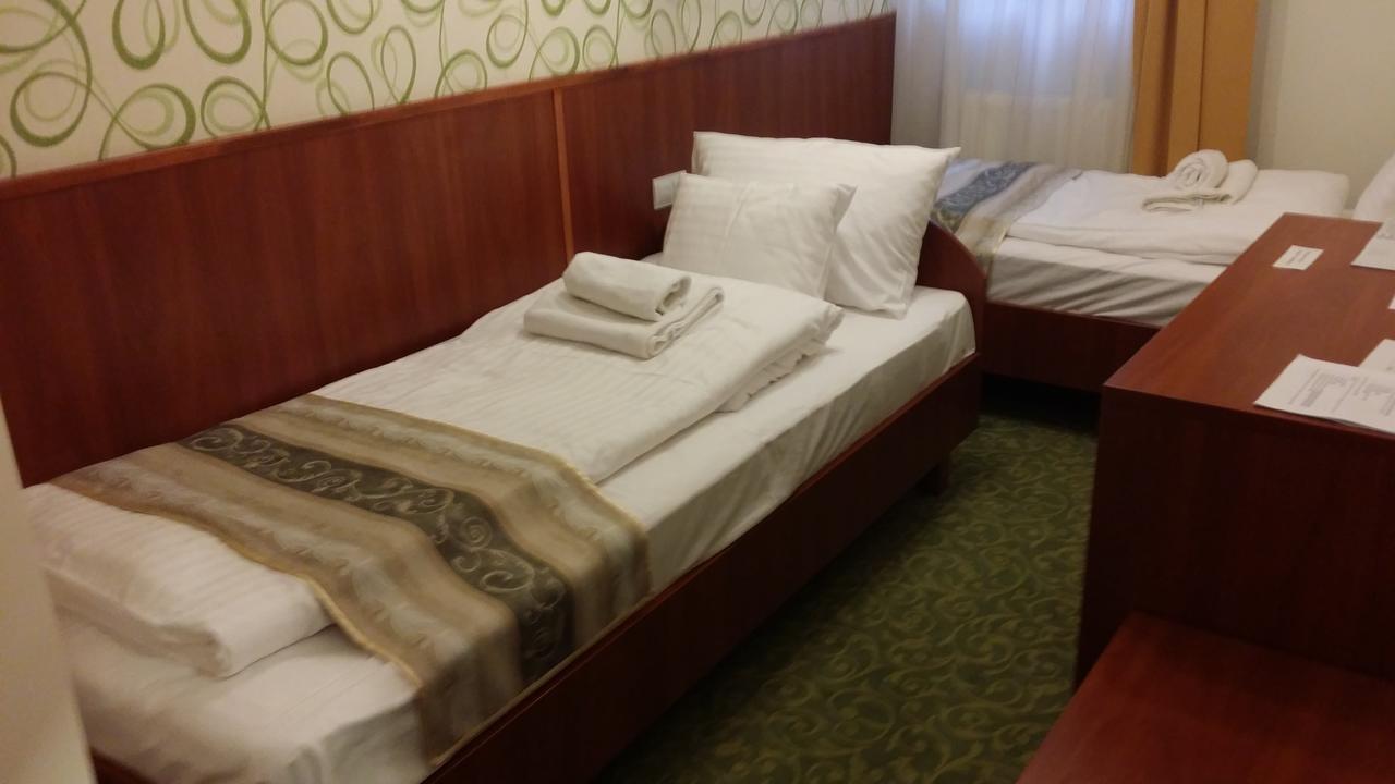 Partium Hotel Szeged Esterno foto